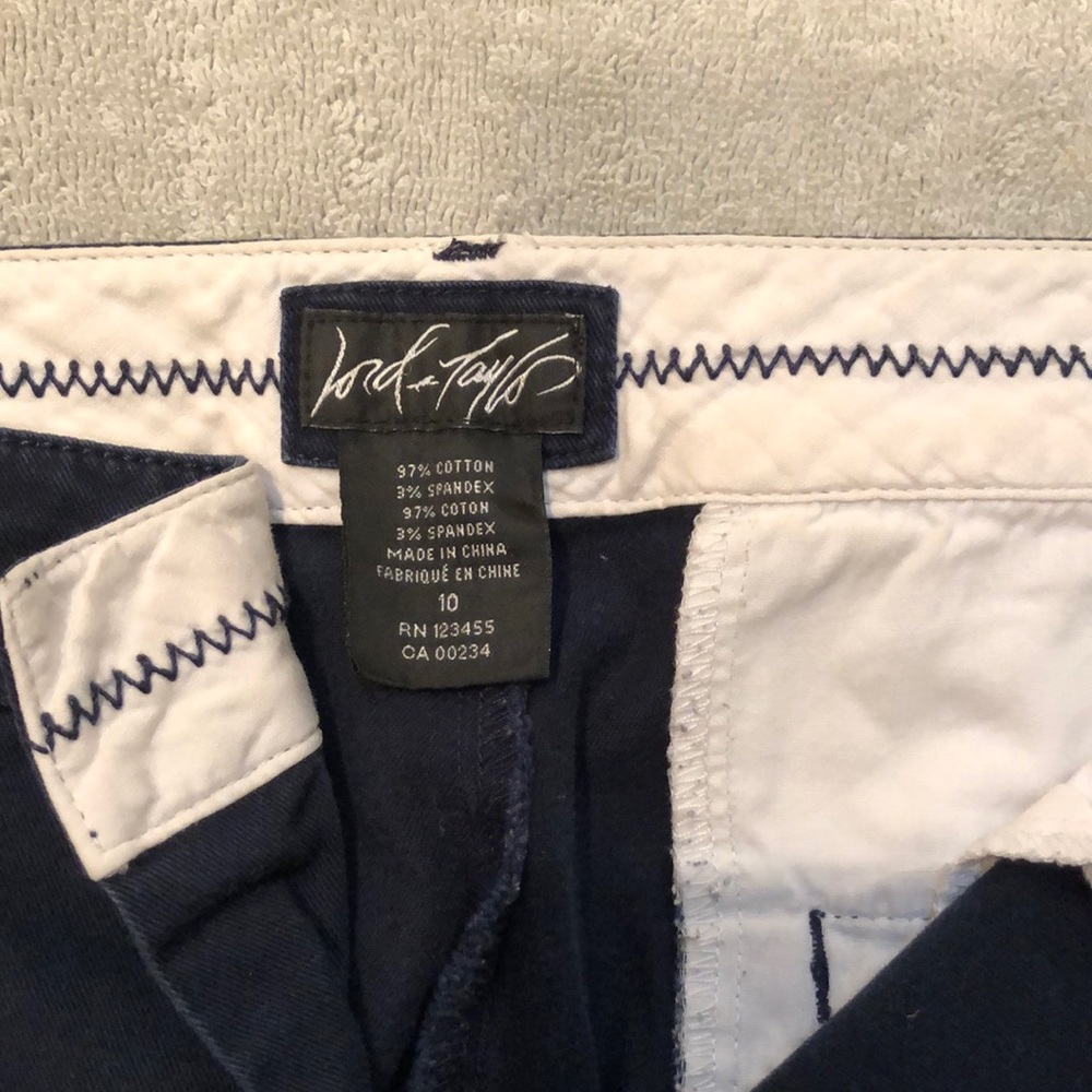 Lord and Taylor size 10 navy cotton pants.